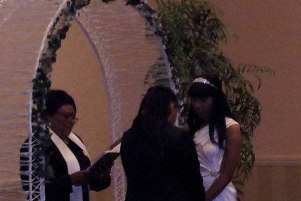 Officiant Lady