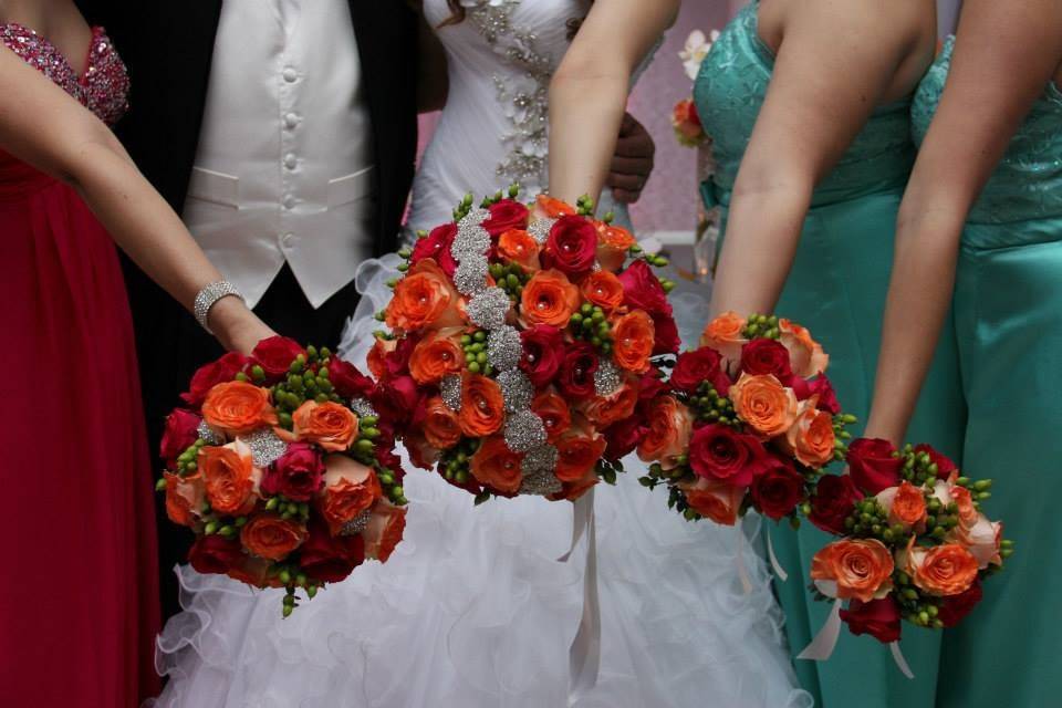 Exuberant Bridal Party Bouquets