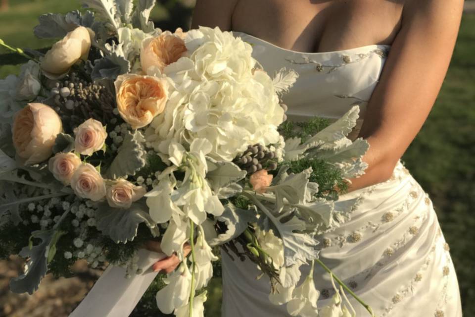 Bride wit bouquet