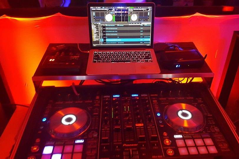 DJ set-up