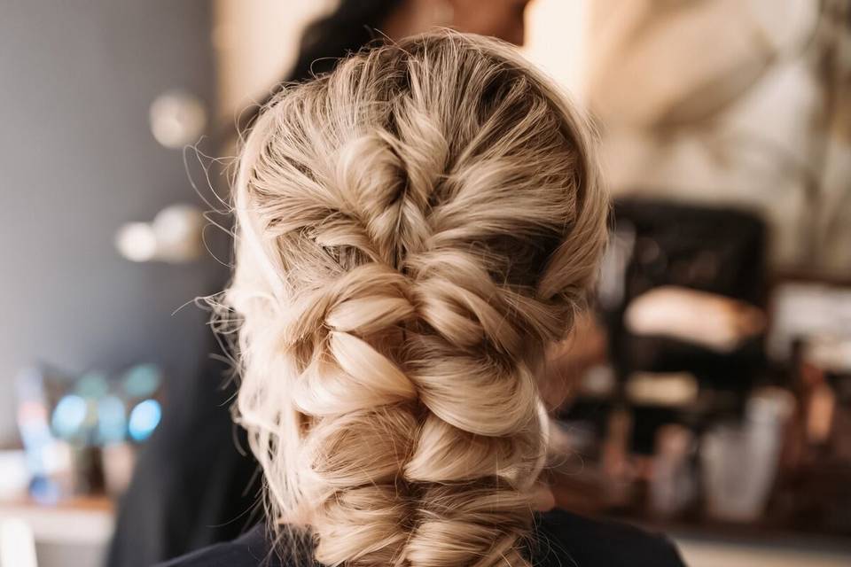Salon North