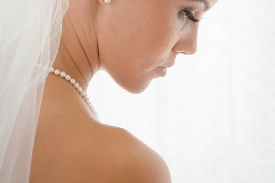 Profile shot of bride's hairdo