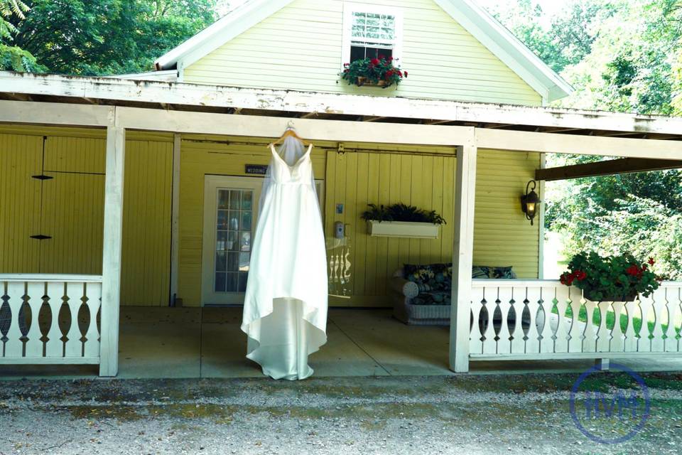 Bridal cabin