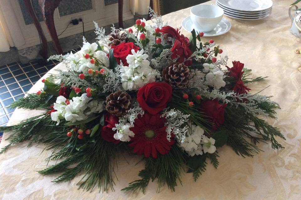 December wedding centerpiece