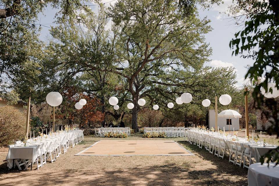 Wedding reception in promenade