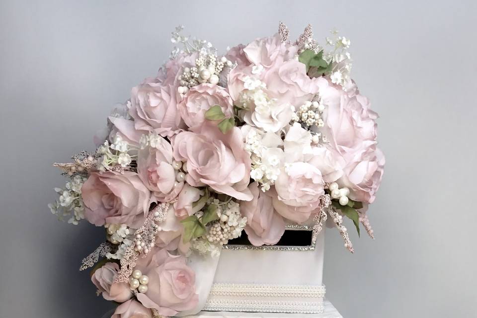 Wedding cake with first color flowers