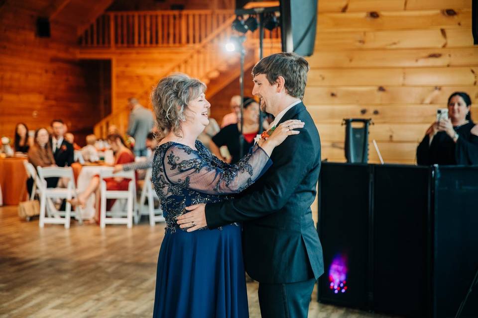 Sweet Mom & Son dance