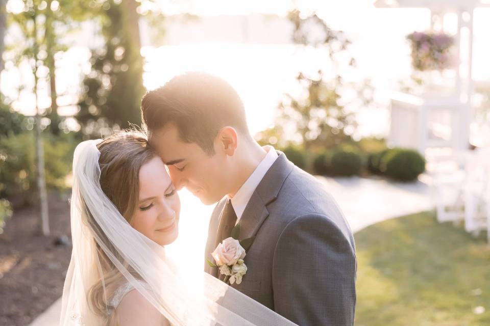 Bride & Groom at Boathouse