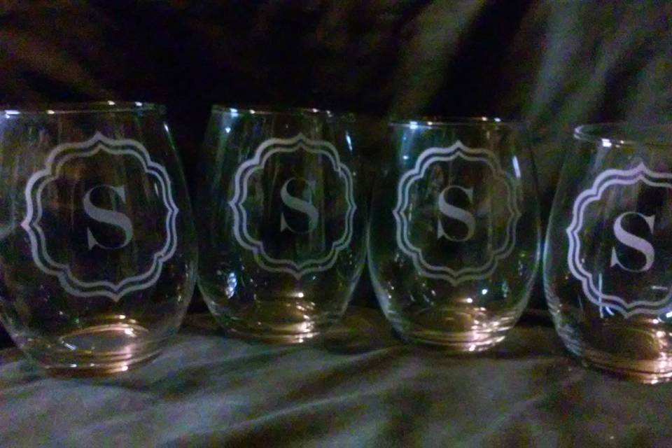 Etched stemless wine