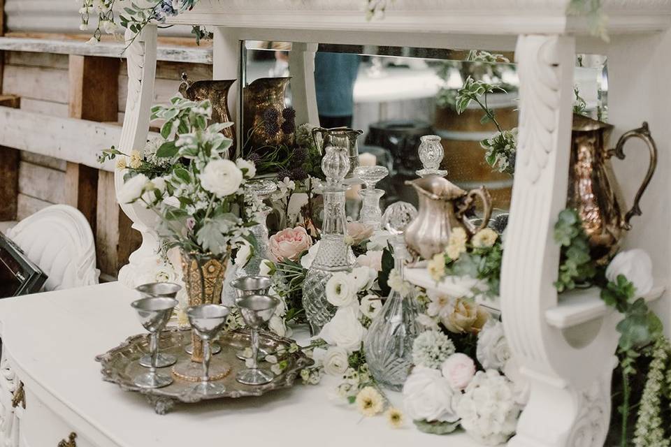 Reception Barn Decor