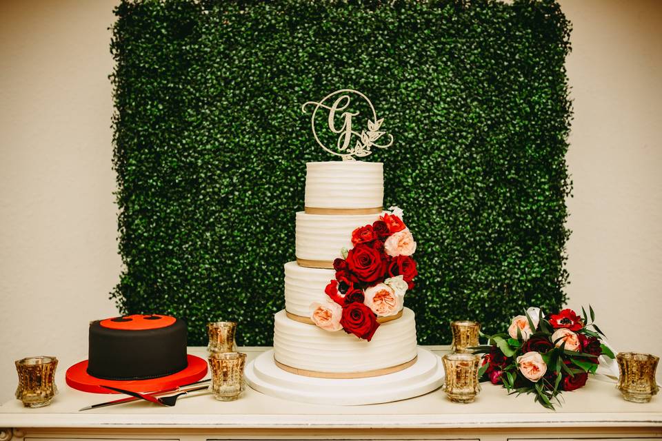 Ivy wall for the cake