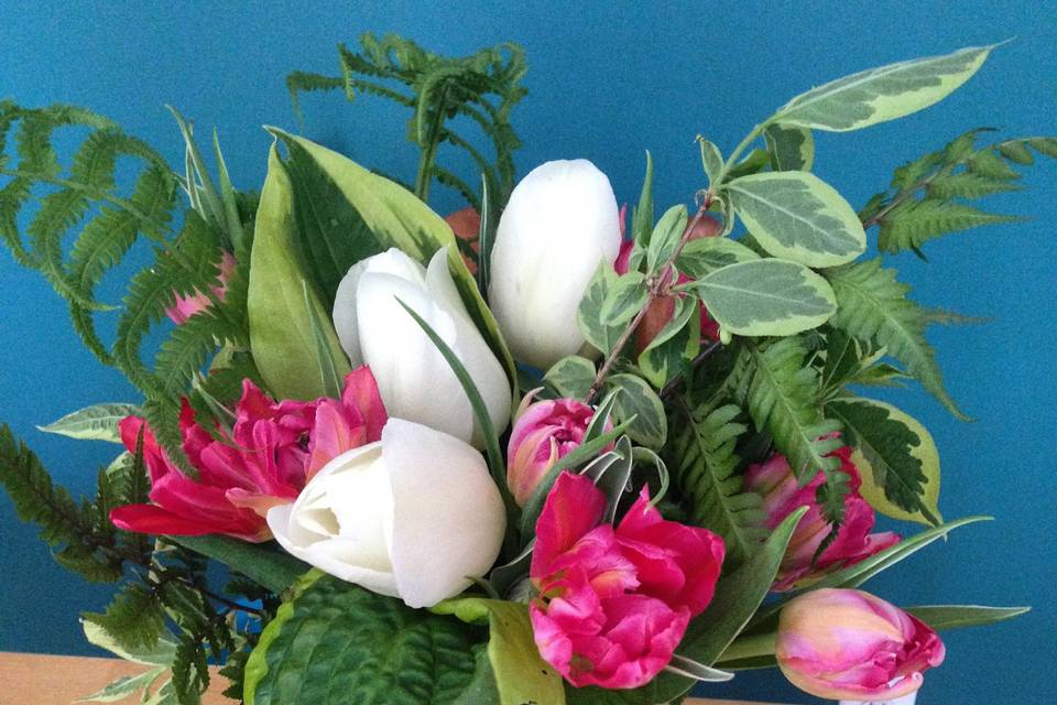 Botaniq Blooms