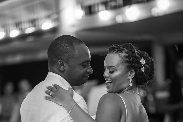 B&W Antigua