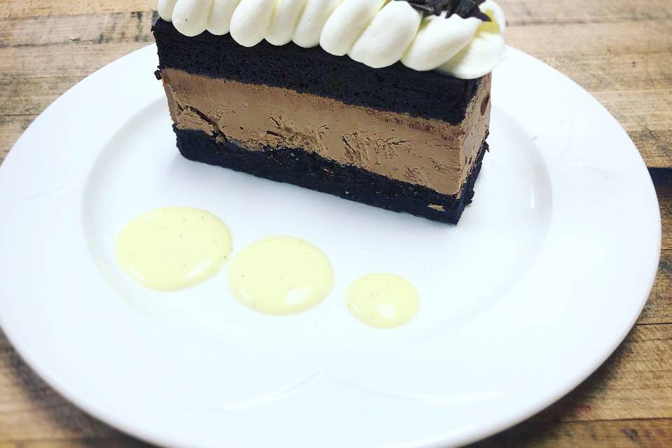 Choc. Mousse Cake, Van. creme