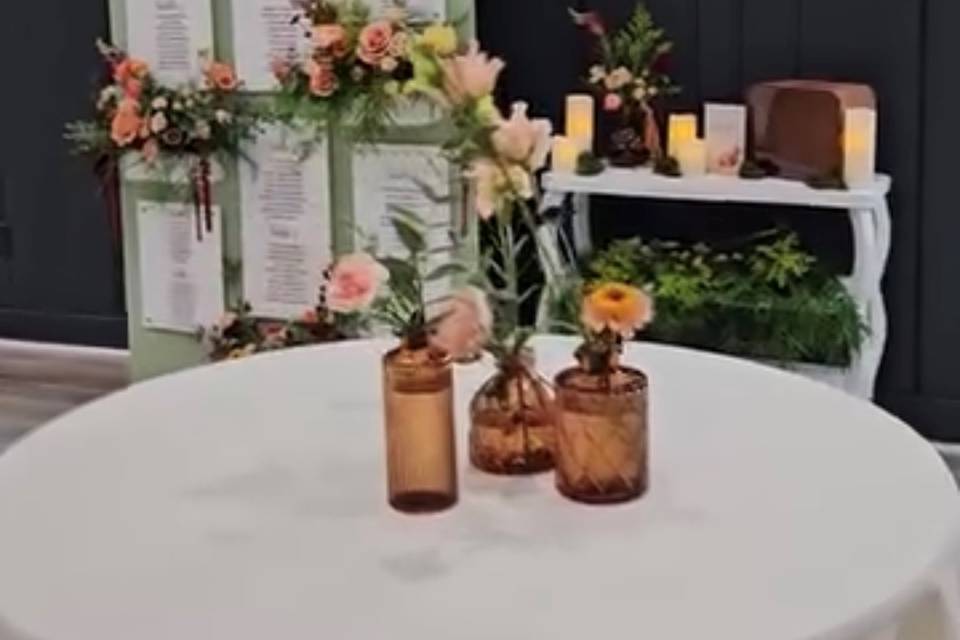 Sweetheart Table in Timbers