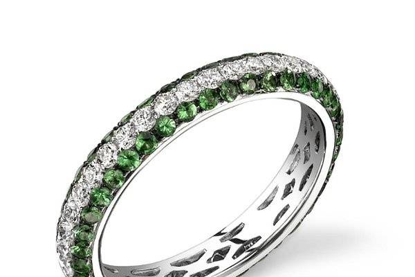 18K White Gold, Diamond and Green Garnet Eternity Ring with 40 diamonds of 0.70ct and 80 green garnets of 1.10ct.
Please click the following link for full product details.  http://www.alexarosejewelry.com/viewitem.asp?idProduct=136074&priceRange=0x999999&ha1=2&hb1=48