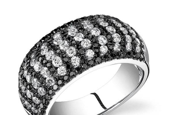 18K White Gold Diamond and Black Diamond ring with 55 diamonds of 1.05ct and 134 black diamonds of 0.71ct.
Please click the following link for full product details.  http://www.alexarosejewelry.com/viewitem.asp?idProduct=137176&priceRange=0x999999&ha1=2&hb1=27