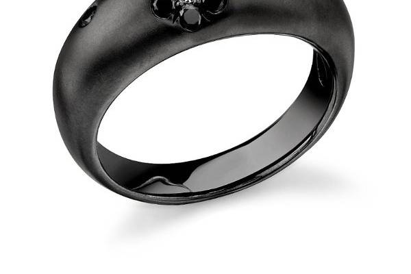18K Black Gold Flower Ring
Please click the following link for full product details.  http://www.alexarosejewelry.com/viewitem.asp?idProduct=125588&priceRange=0x999999&ha1=2&hb1=27