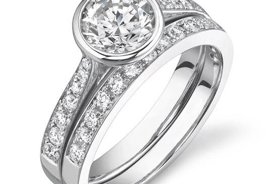 18K White Gold Diamond Engagement Ring (bezel set).
Please click the following link for full product details.  http://www.alexarosejewelry.com/viewitem.asp?idProduct=137186&priceRange=0x999999&ha1=2&hb1=25