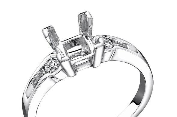 18K White gold diamond engagement ring.
Please click the following link for full product details.  http://www.alexarosejewelry.com/viewitem.asp?idProduct=132918&priceRange=0x999999&ha1=2&hb1=37