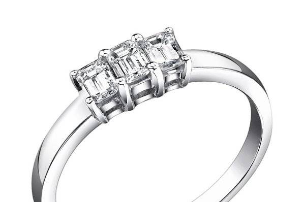 18K White gold princess ring.
Please click the following link for full engagement ring details.  http://www.alexarosejewelry.com/viewitem.asp?idProduct=125578&priceRange=0x999999&ha1=2&hb1=46