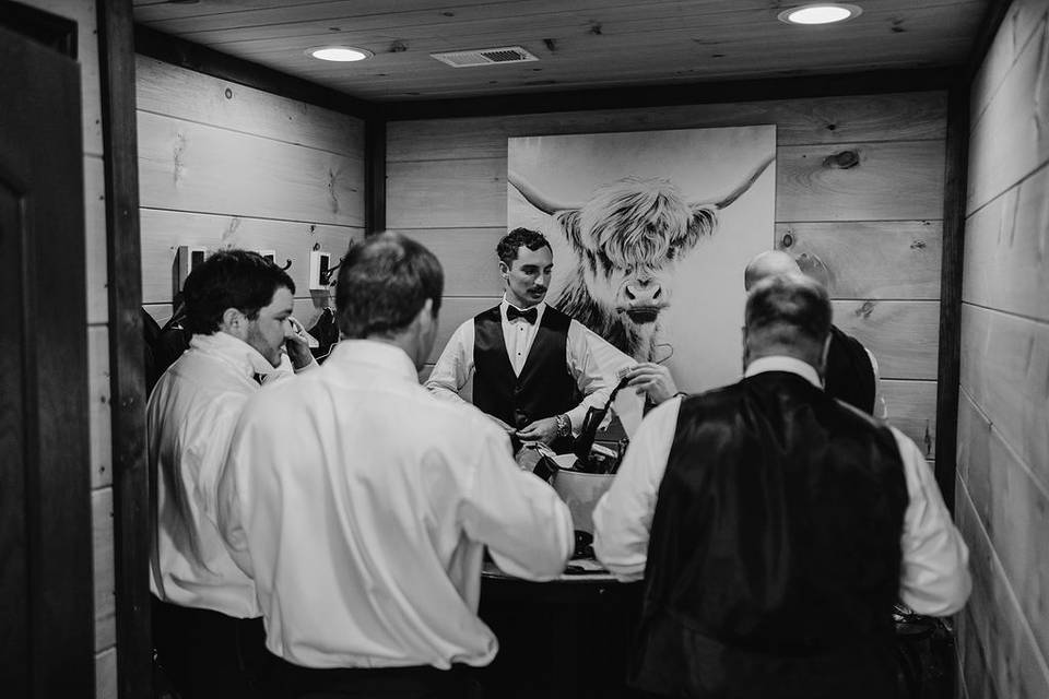 Groomsmen getting ready