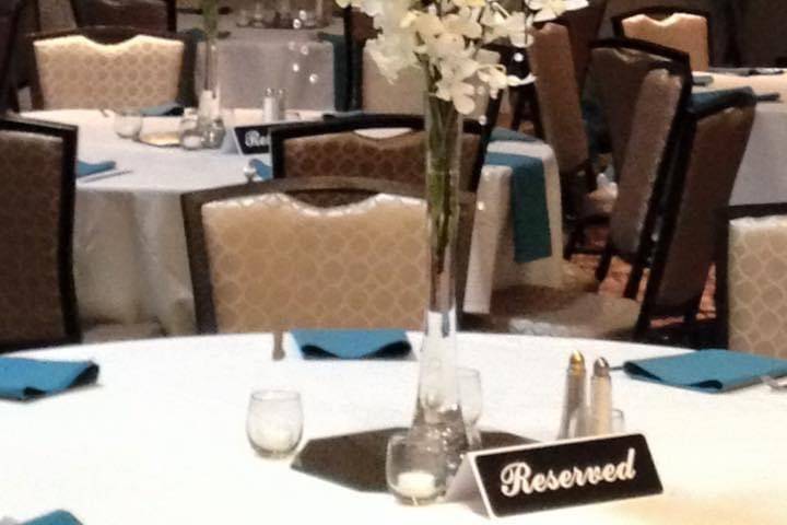 Elegant table centerpieces