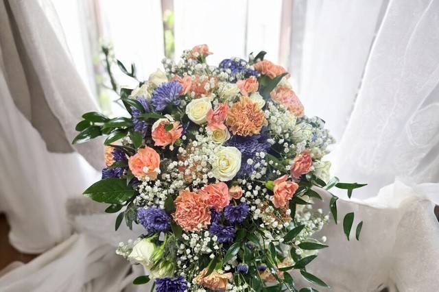 Cascading bouquet