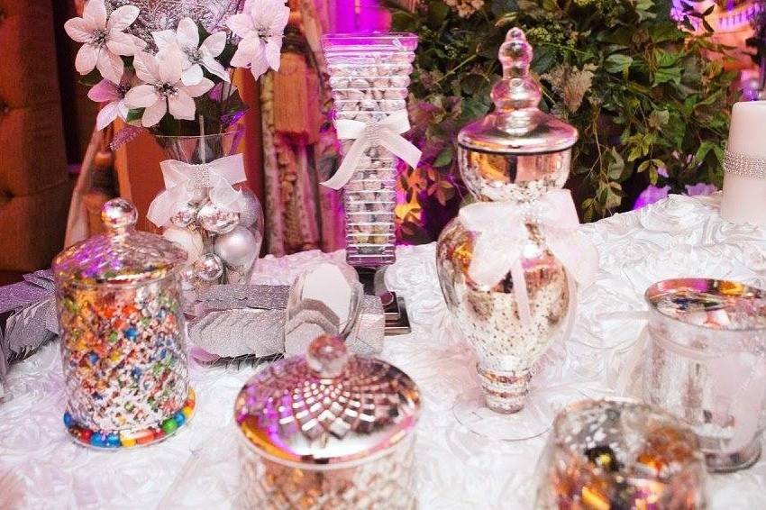 Silver Chocolate bar filled with treats #dazzle #alexandriaweddingdecor #weddingdecor #chocolate #weddingplanner #wedding