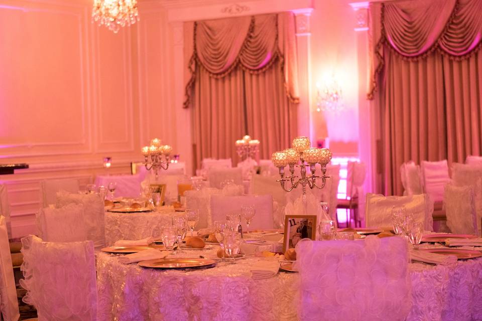 Centerpiece Rentals for a dazzling glowing romantic effect