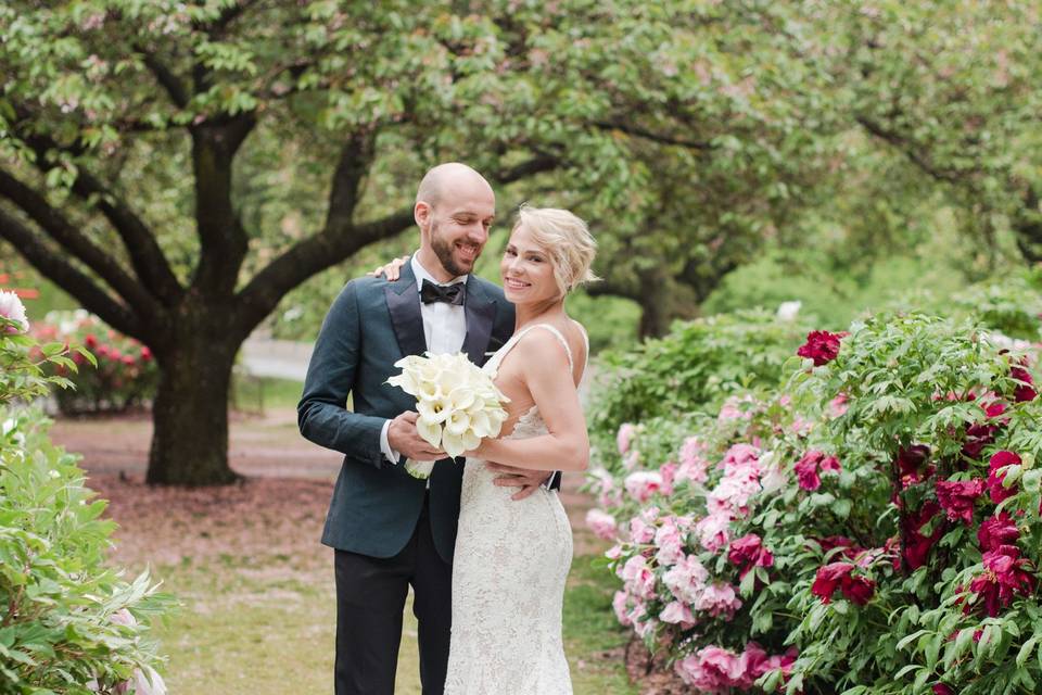 Newlyweds in a garden