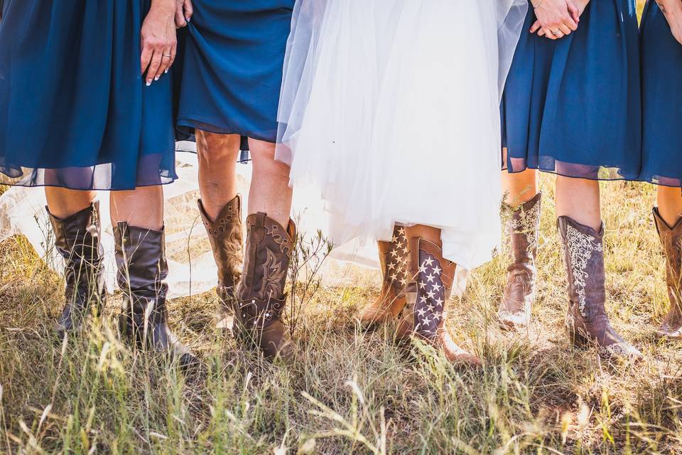 Arizona weddings=cowgirl boots