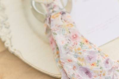 Flower napkin holder