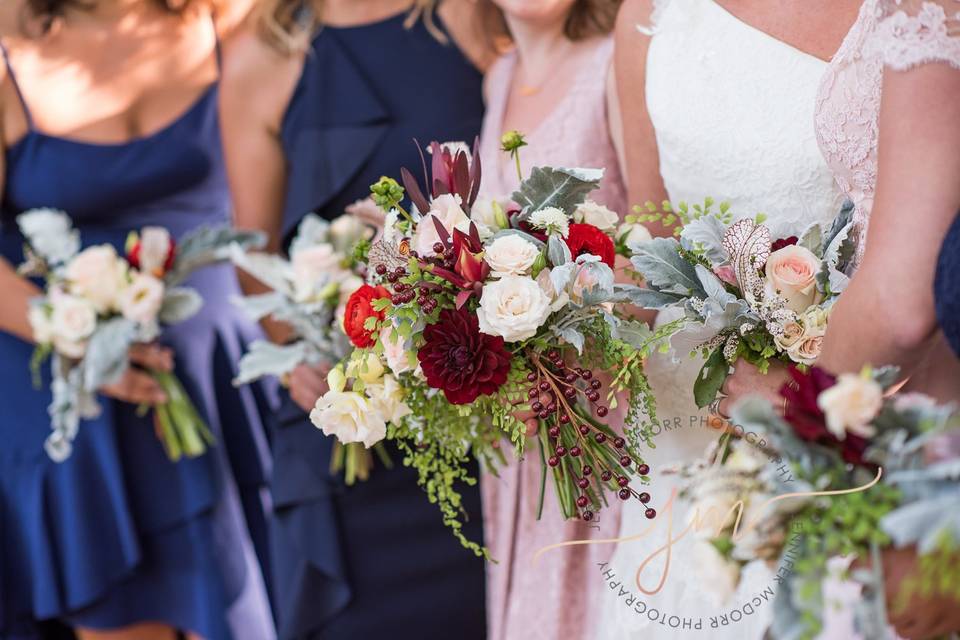 Fall bridesmaids bouquets
