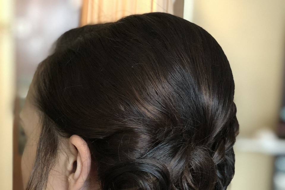 Side swept braid w/ pincurls