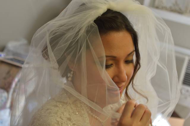 Spivey Lane Bridal.  Offering onlocation Bridal and Special Occasion Hair and Makeup