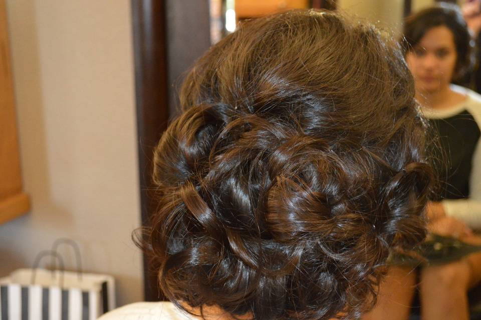 Spivey Lane Bridal.  Offering onlocation Bridal and Special Occasion Hair and Makeup