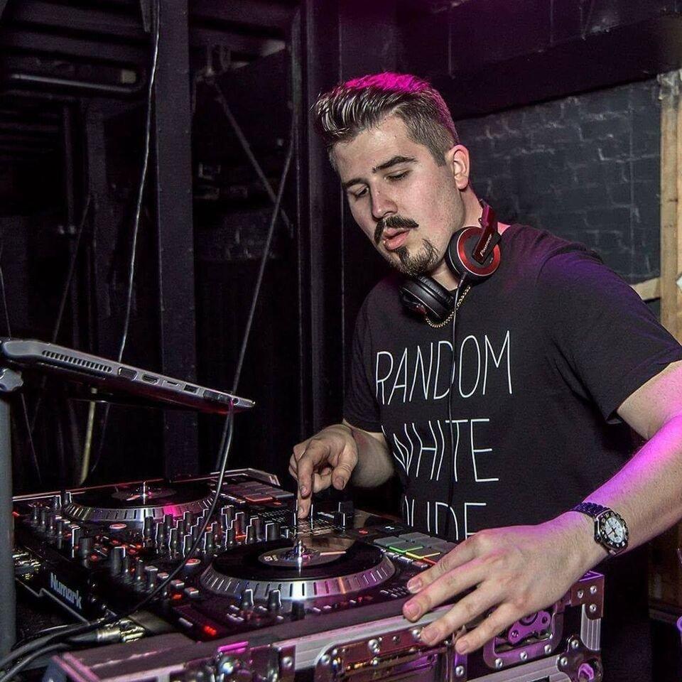 Austin Antoni (MoStache)