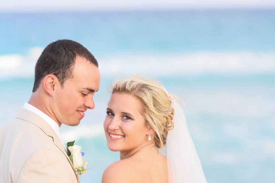 Lindsay + Gyles  Tropical Beach Wedding in Bonita Springs, FL — Crystal  Bolin Photography