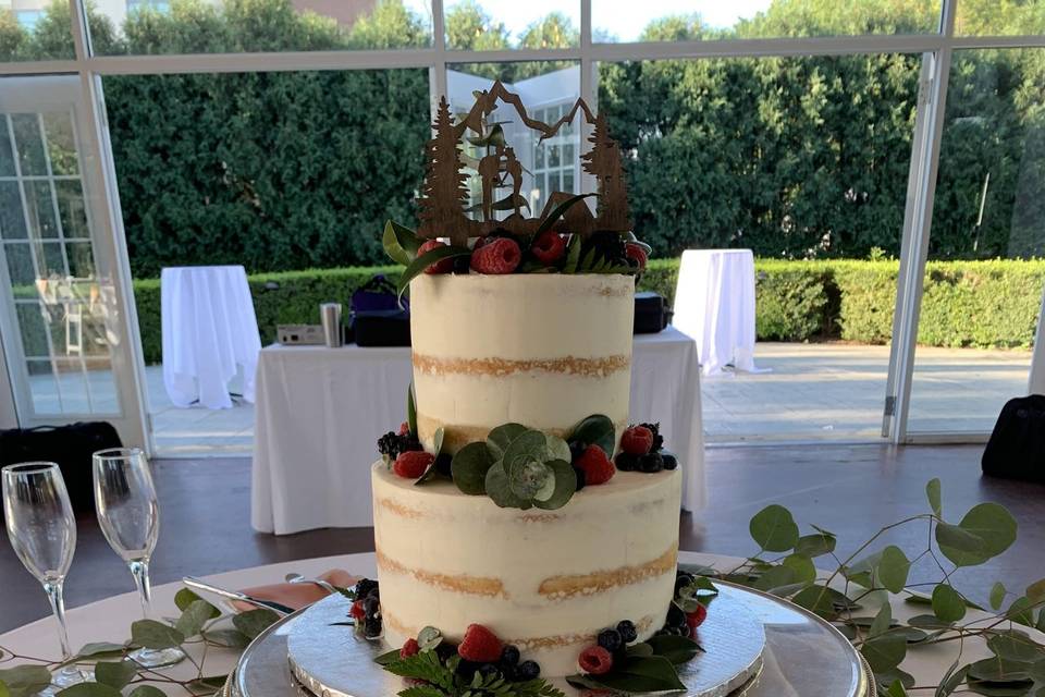 Semi-naked cake with berries