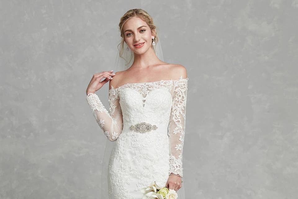 Wedding Dress>$299.99>6744122