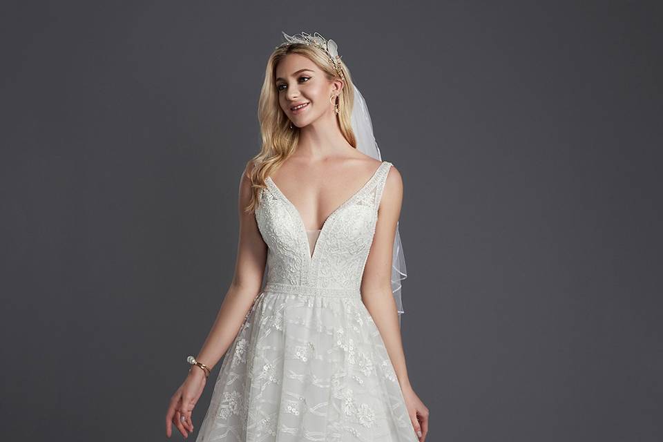 Wedding Dress>$549.99>7012565