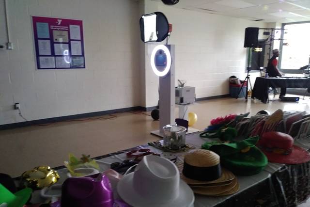 Social pic station