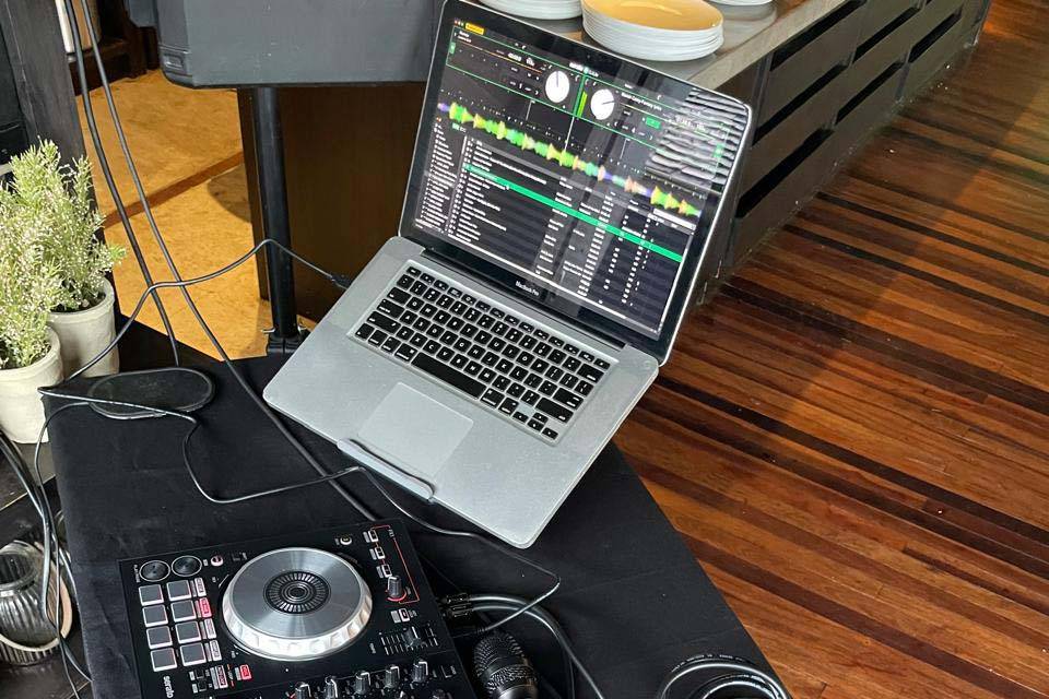 Costa Rica Wedding Dj