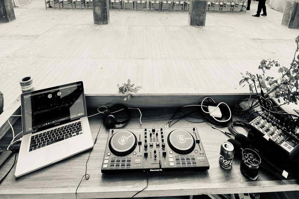 Costa Rica Wedding Dj