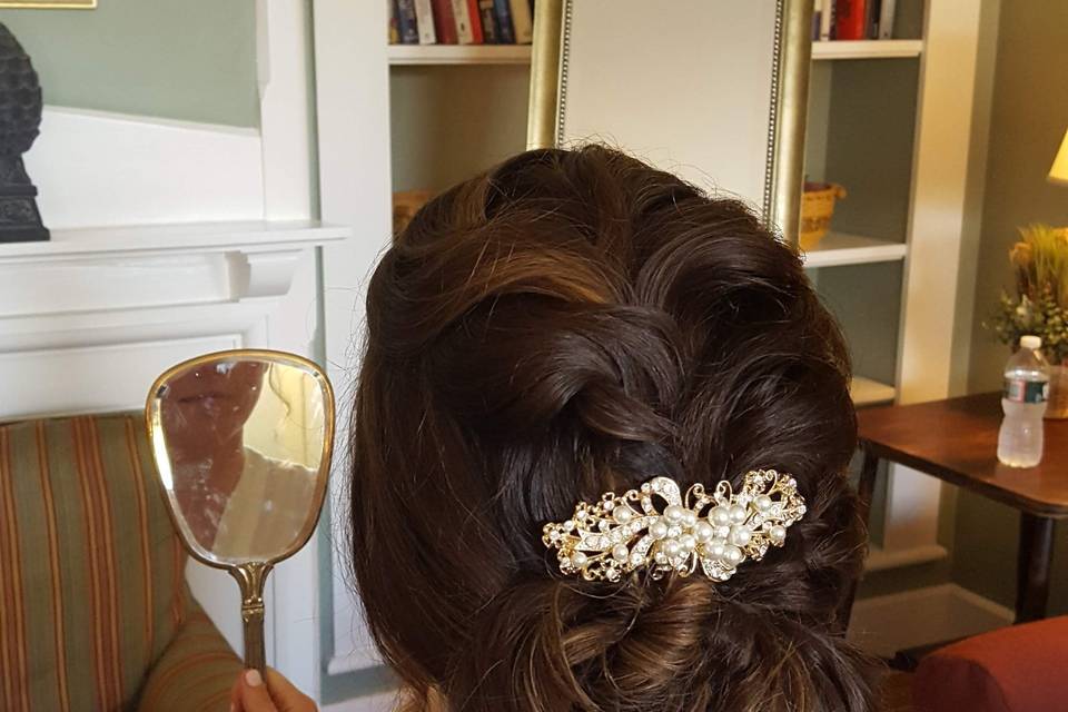 Embellished hair clip