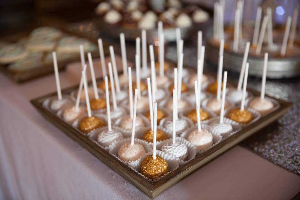 Custom cake pops