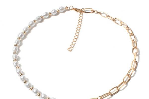 The moon shine pearl necklace
