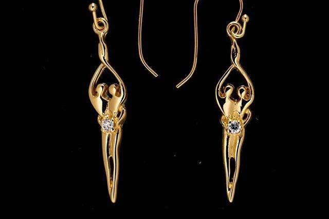 Earrings in gold