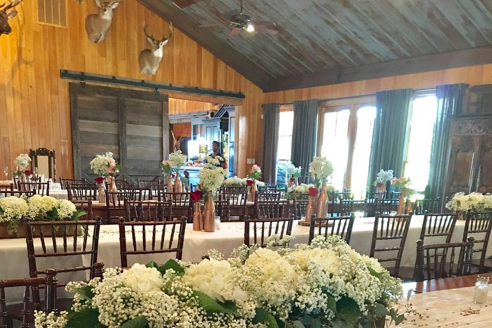 Floral table arrangements